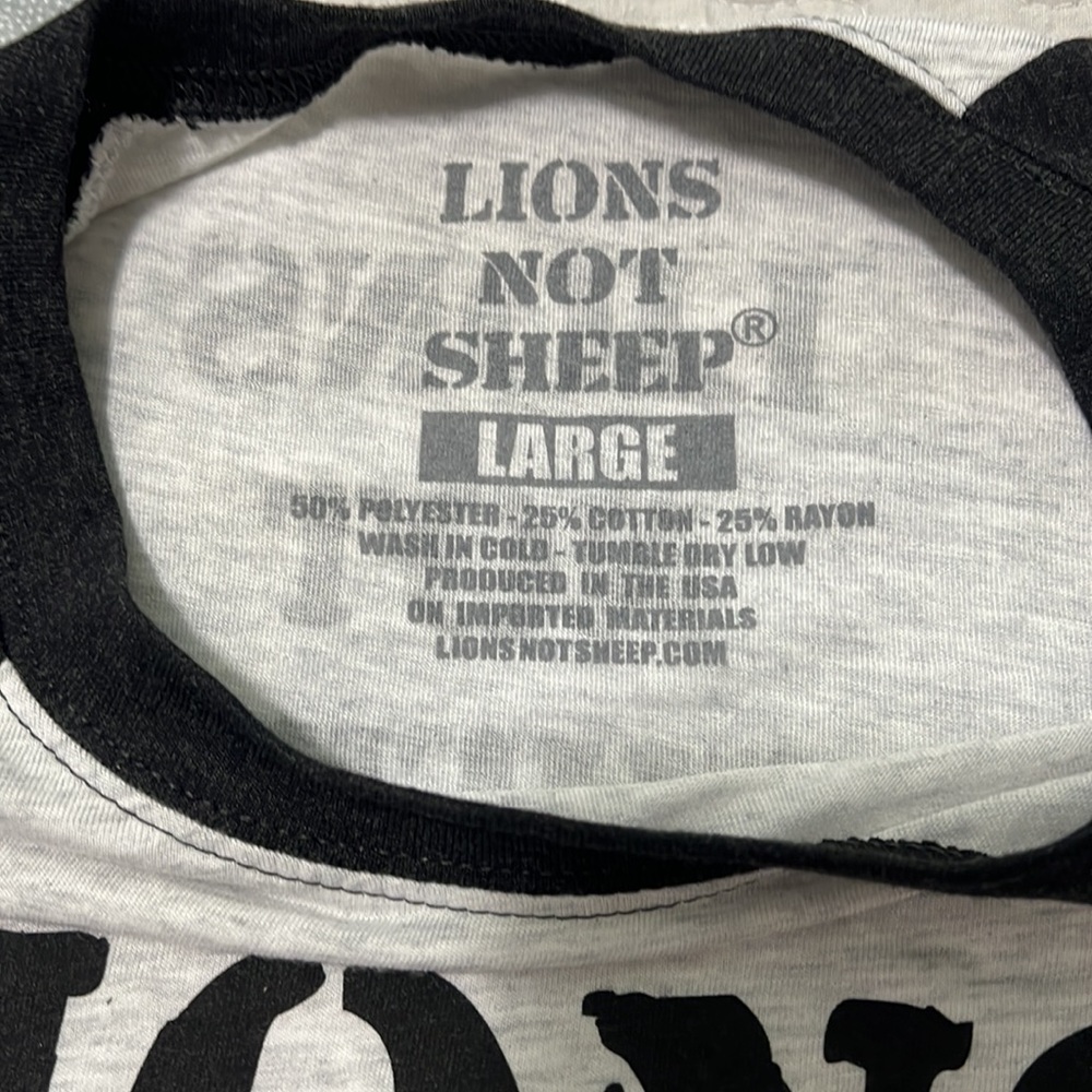 NWOT••Lions Not Sheep Jersey L - Picture 2 of 3